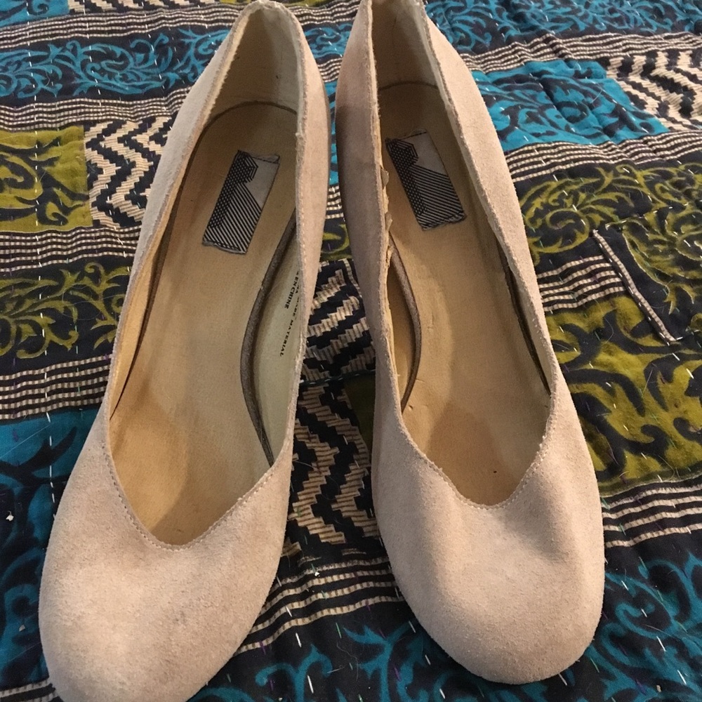 Urban Outfitters Suede Pumps